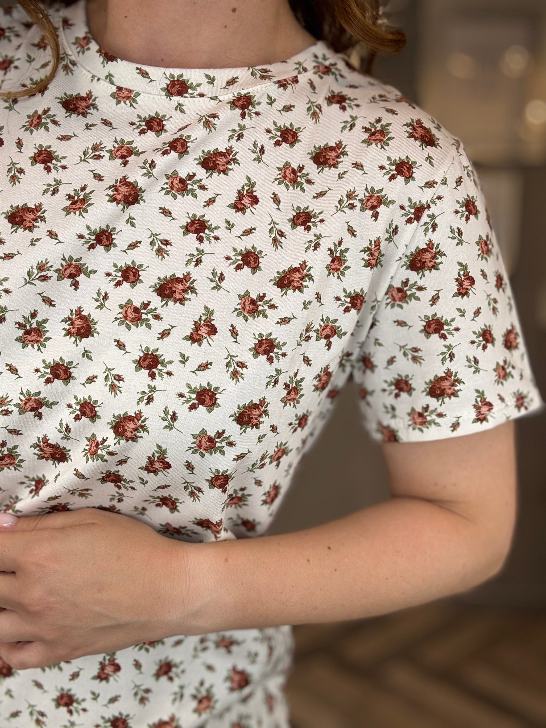 T-shirt fiori cuoio