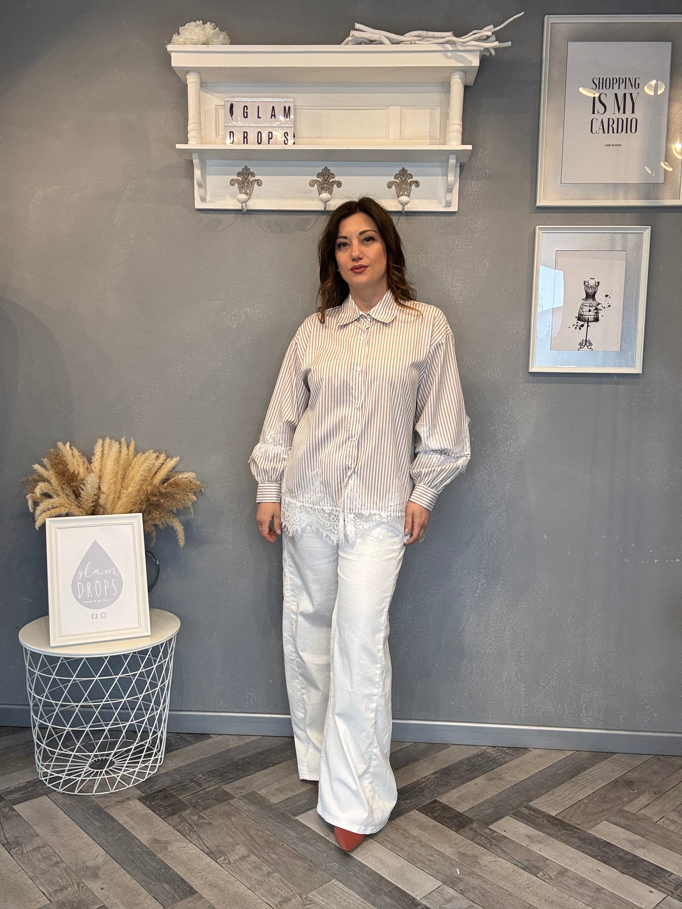 Camicia a righe con pizzo