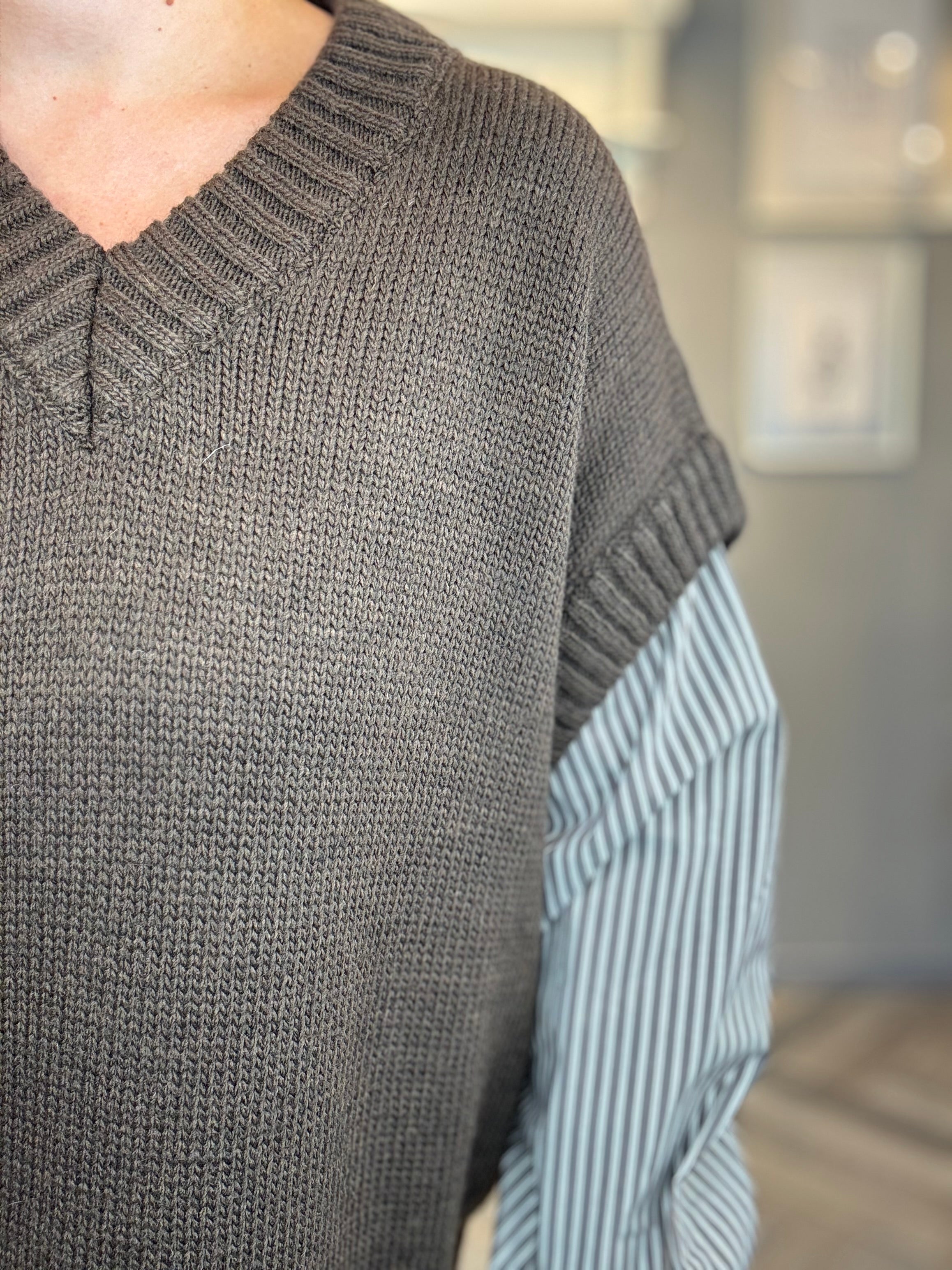 Lumina gilet in maglia cioccolato maniche camicia moro