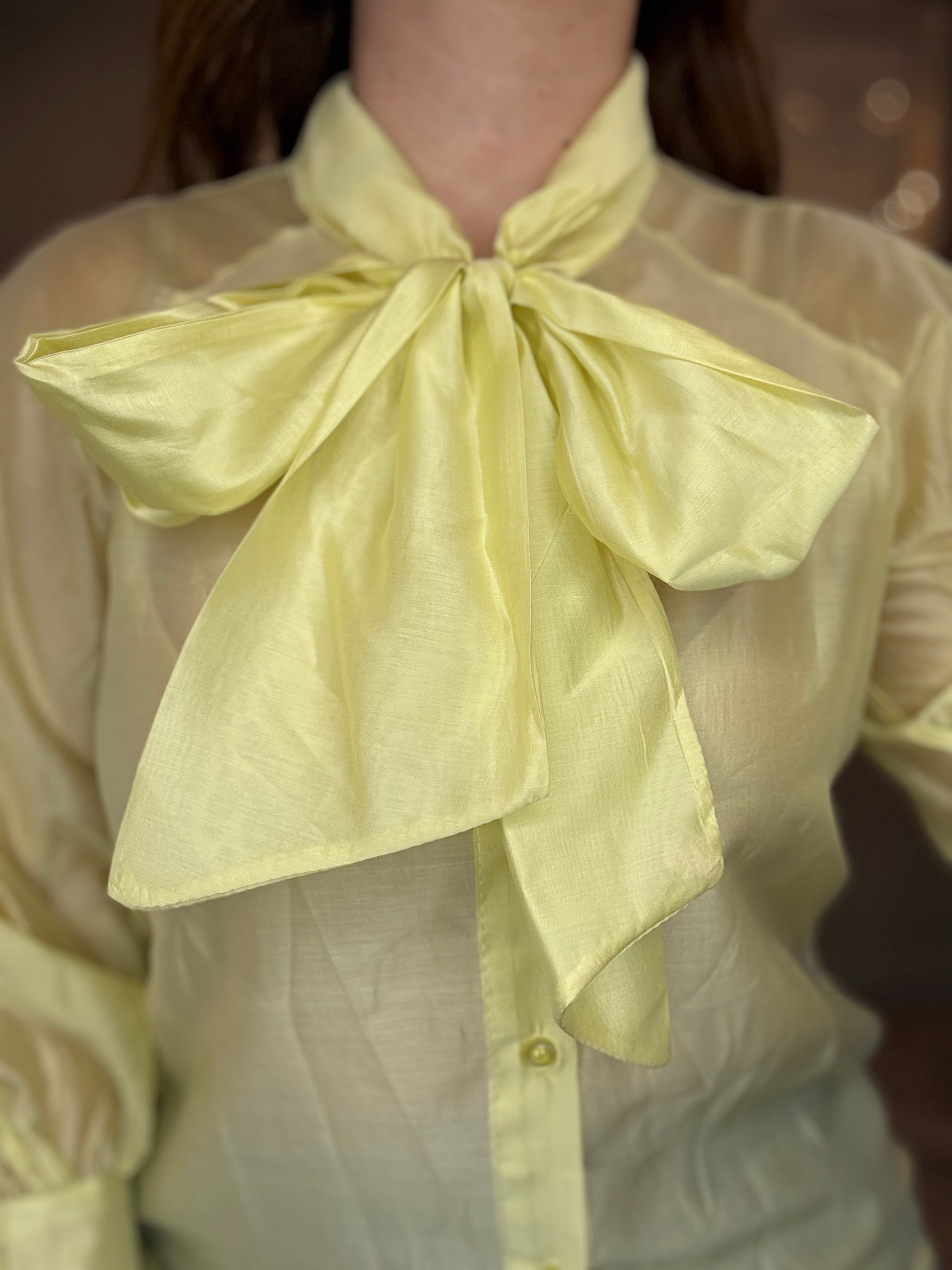 Camicia in tencel con fiocco