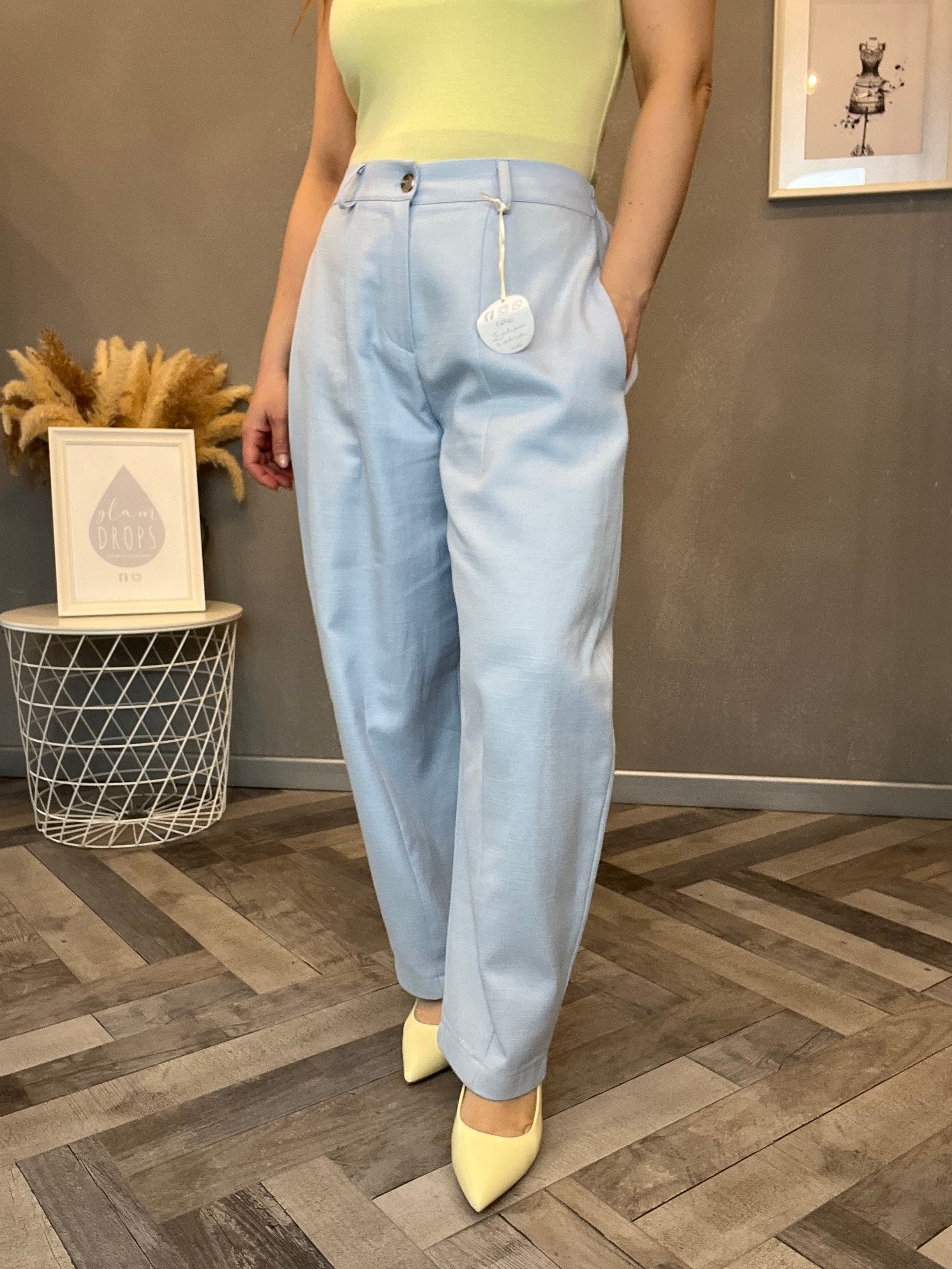 Pantalone egg fit celeste