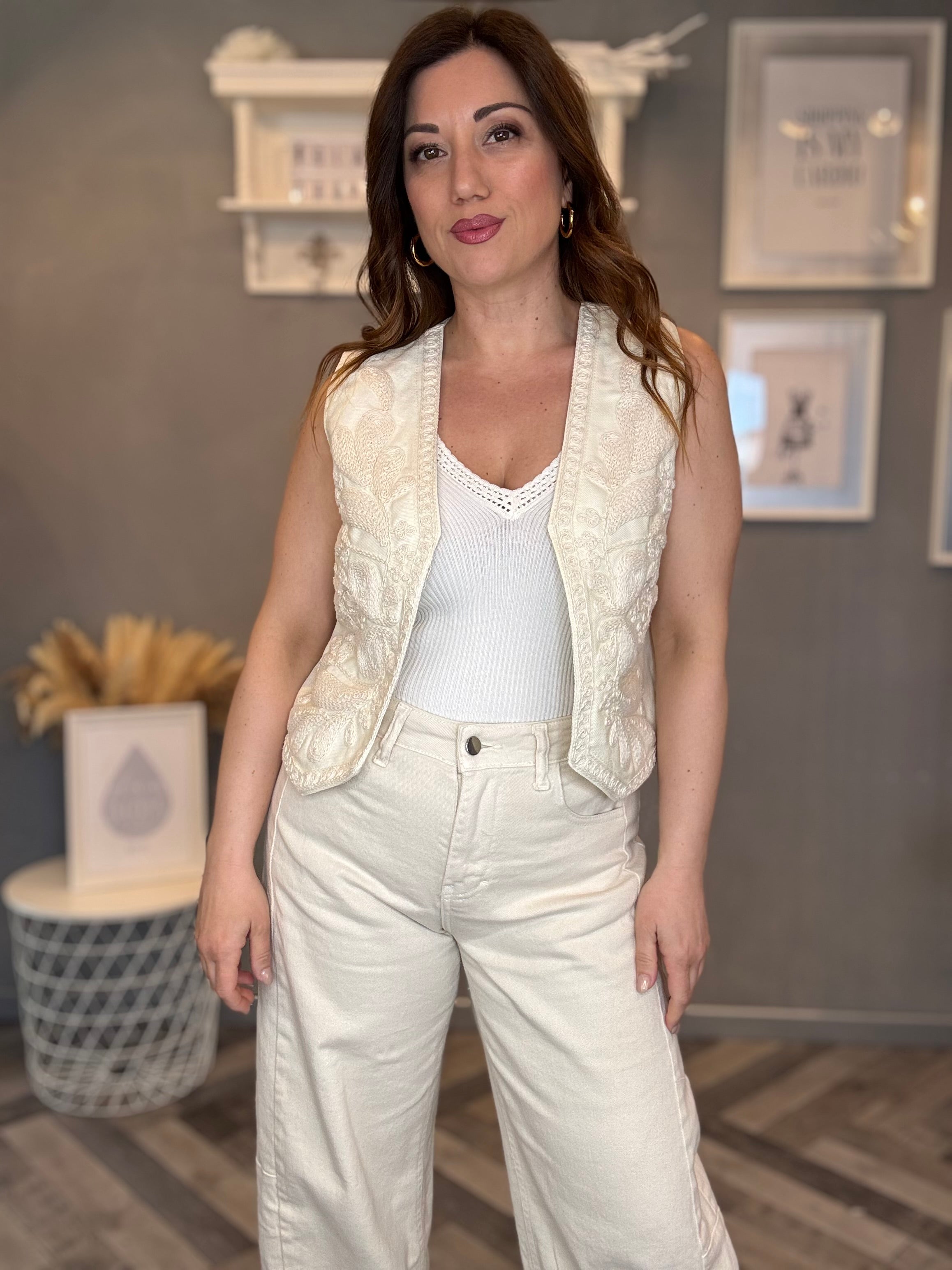 Gilet panna con ricamo