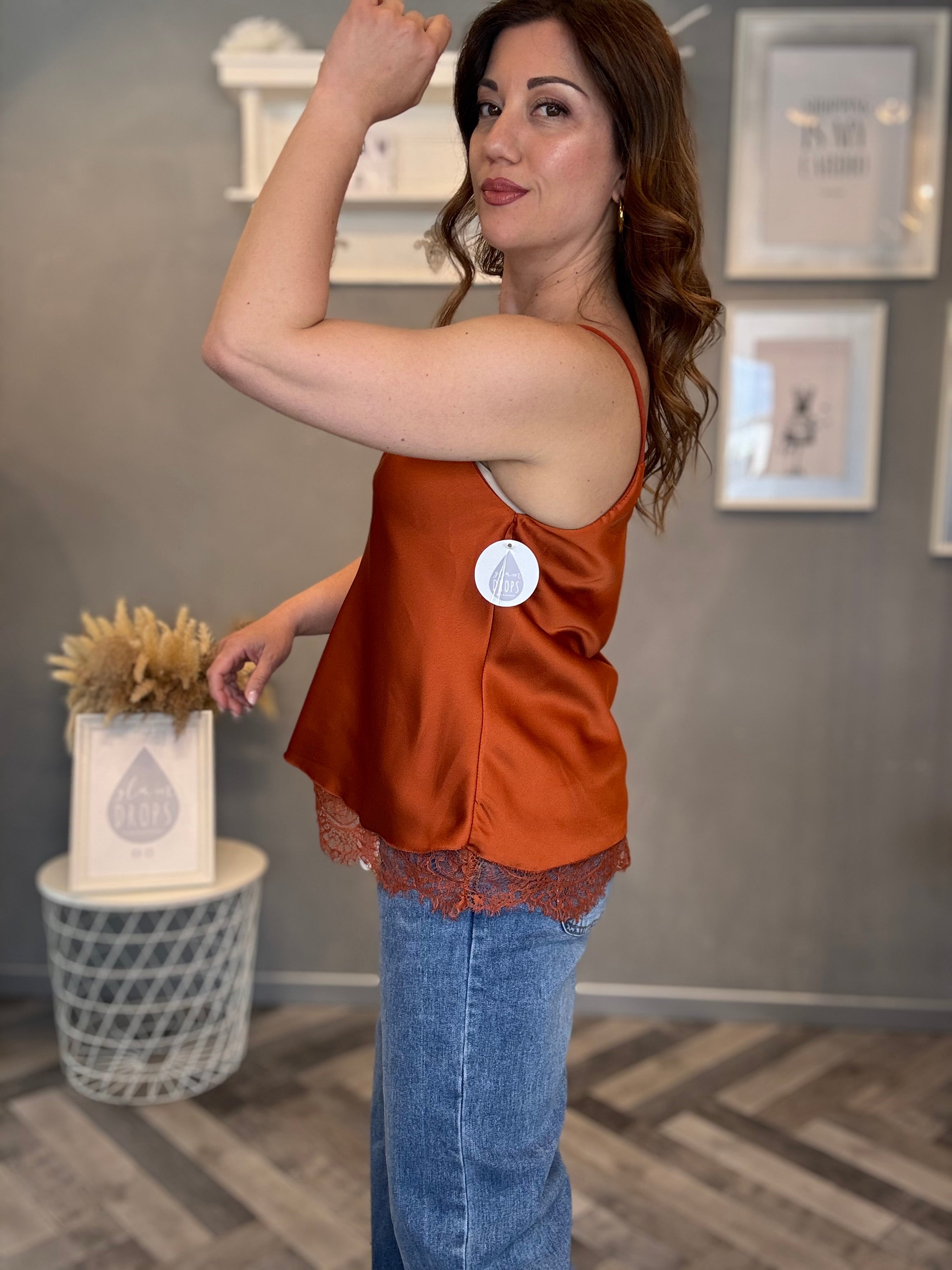 Top Satin con pizzo ruggine