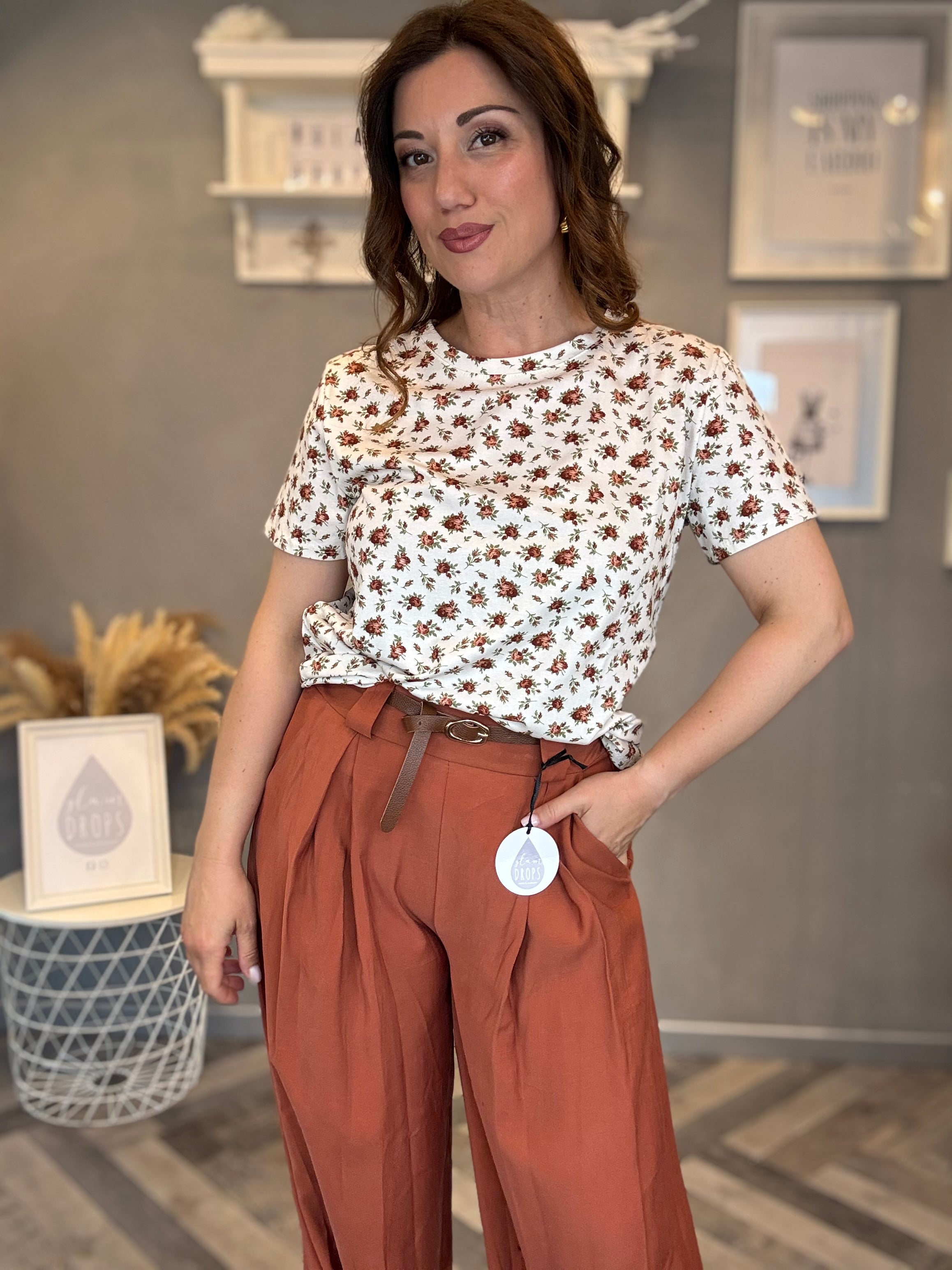 T-shirt fiori cuoio