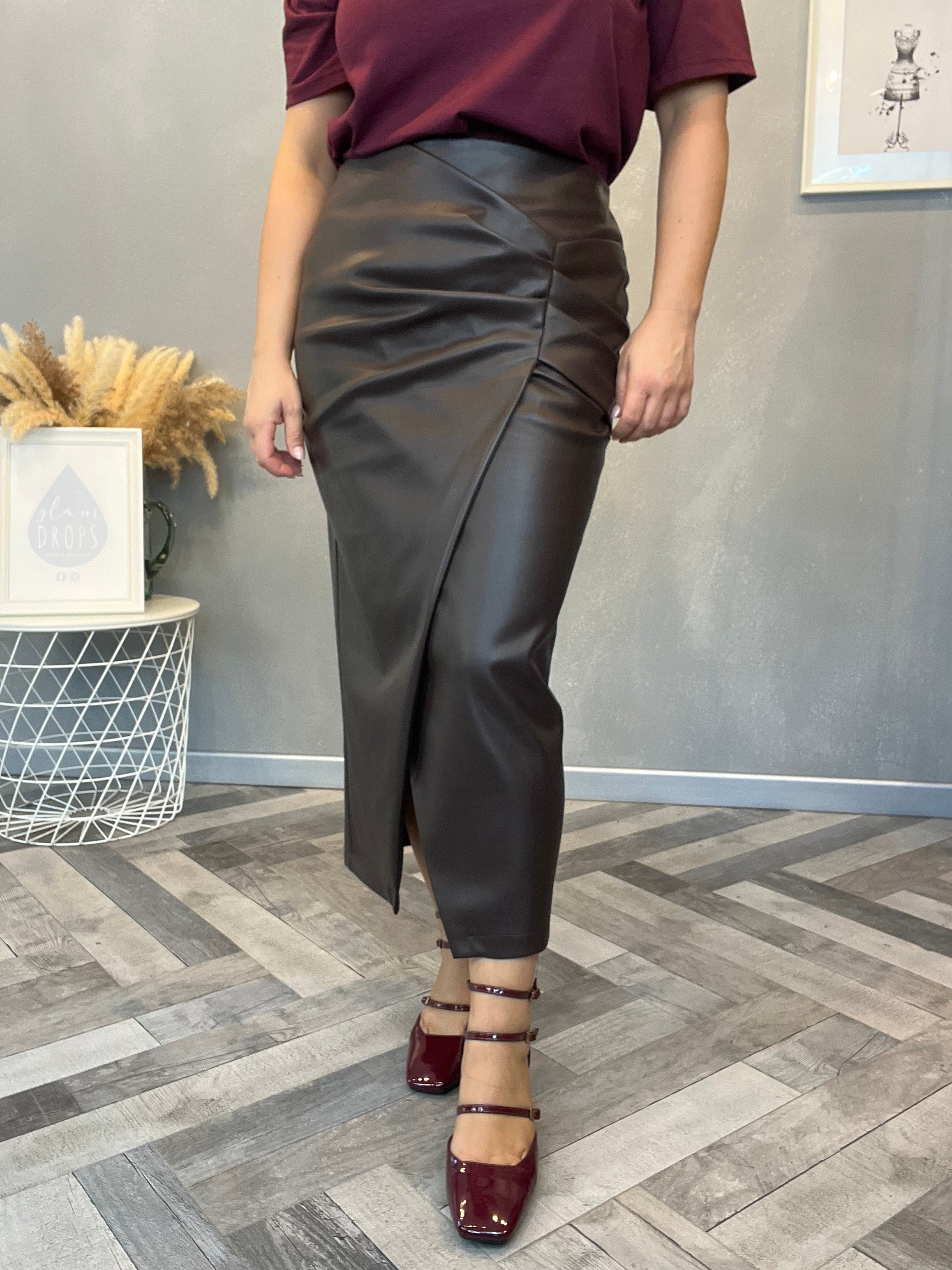 Gonna midi in ecopelle moro