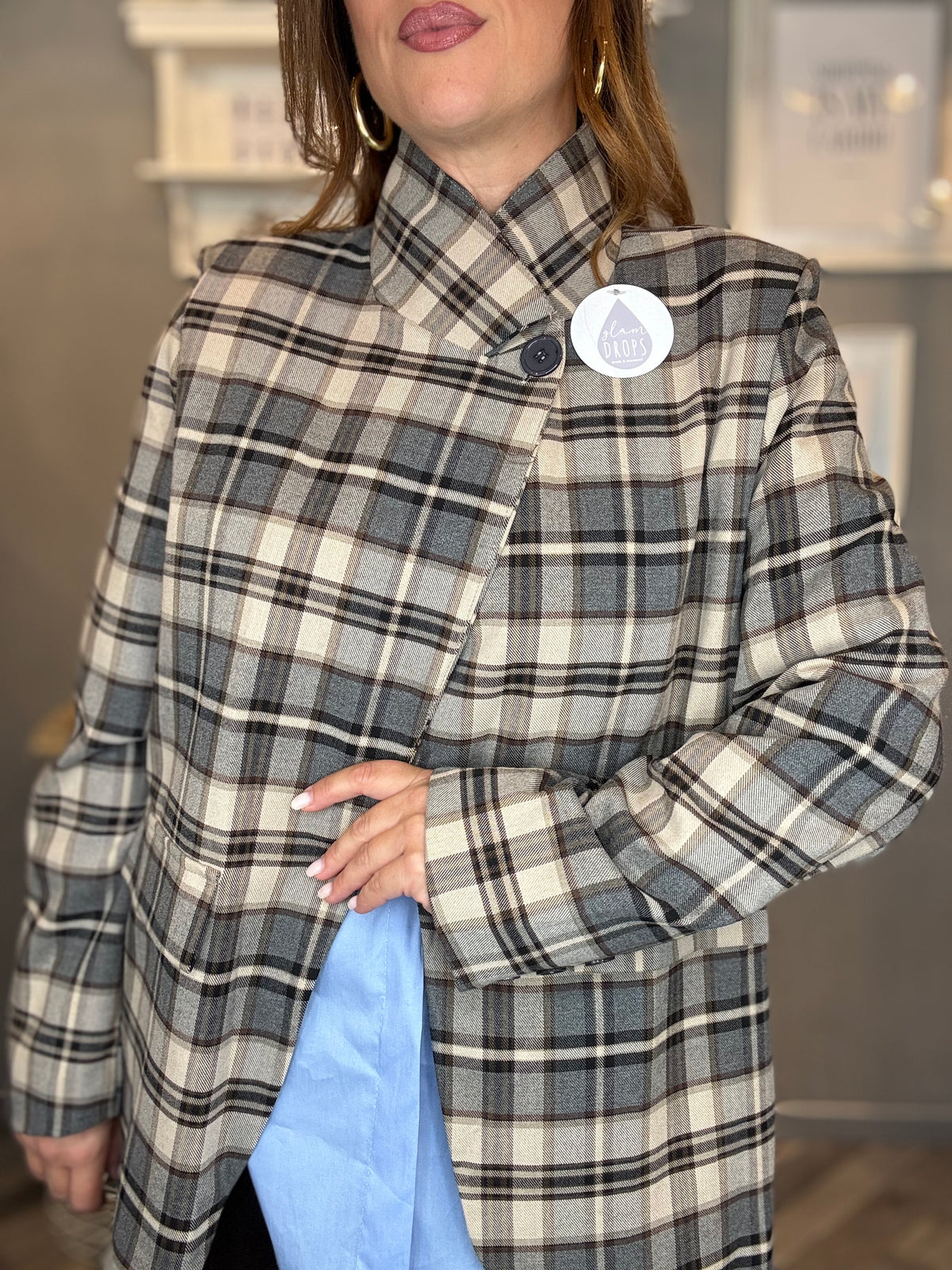 Blazer check grigio e panna collo incrociato