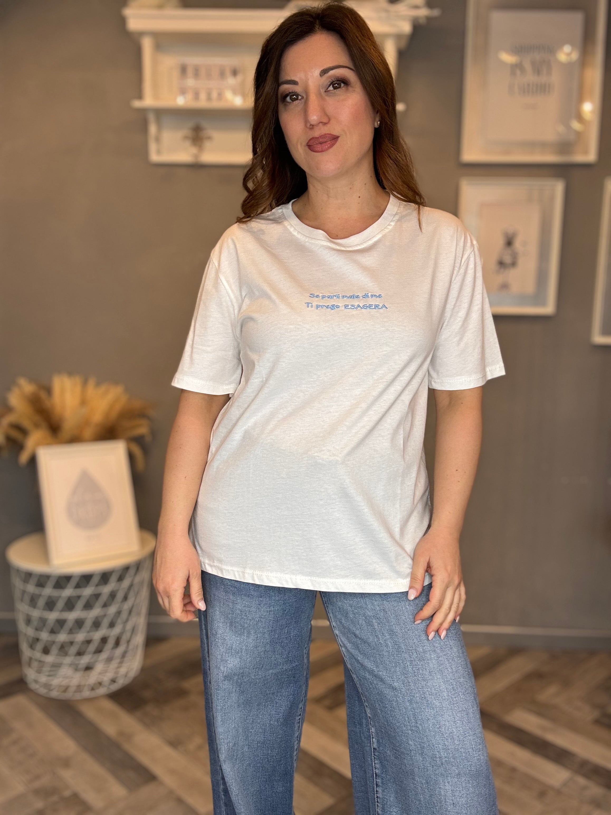 T-shirt Se parli male di me celeste