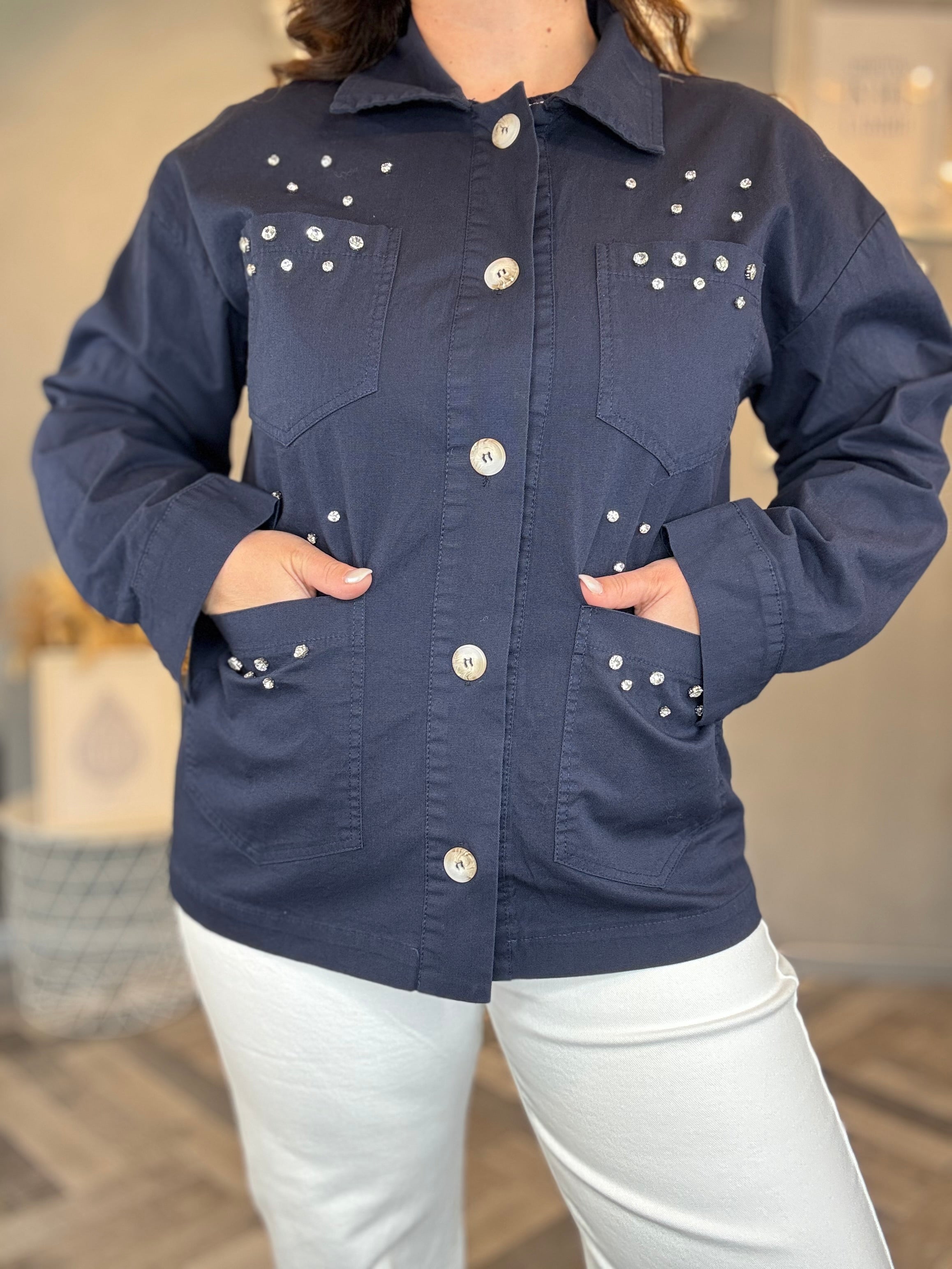 Giacca utility blu con dettagli gioiello