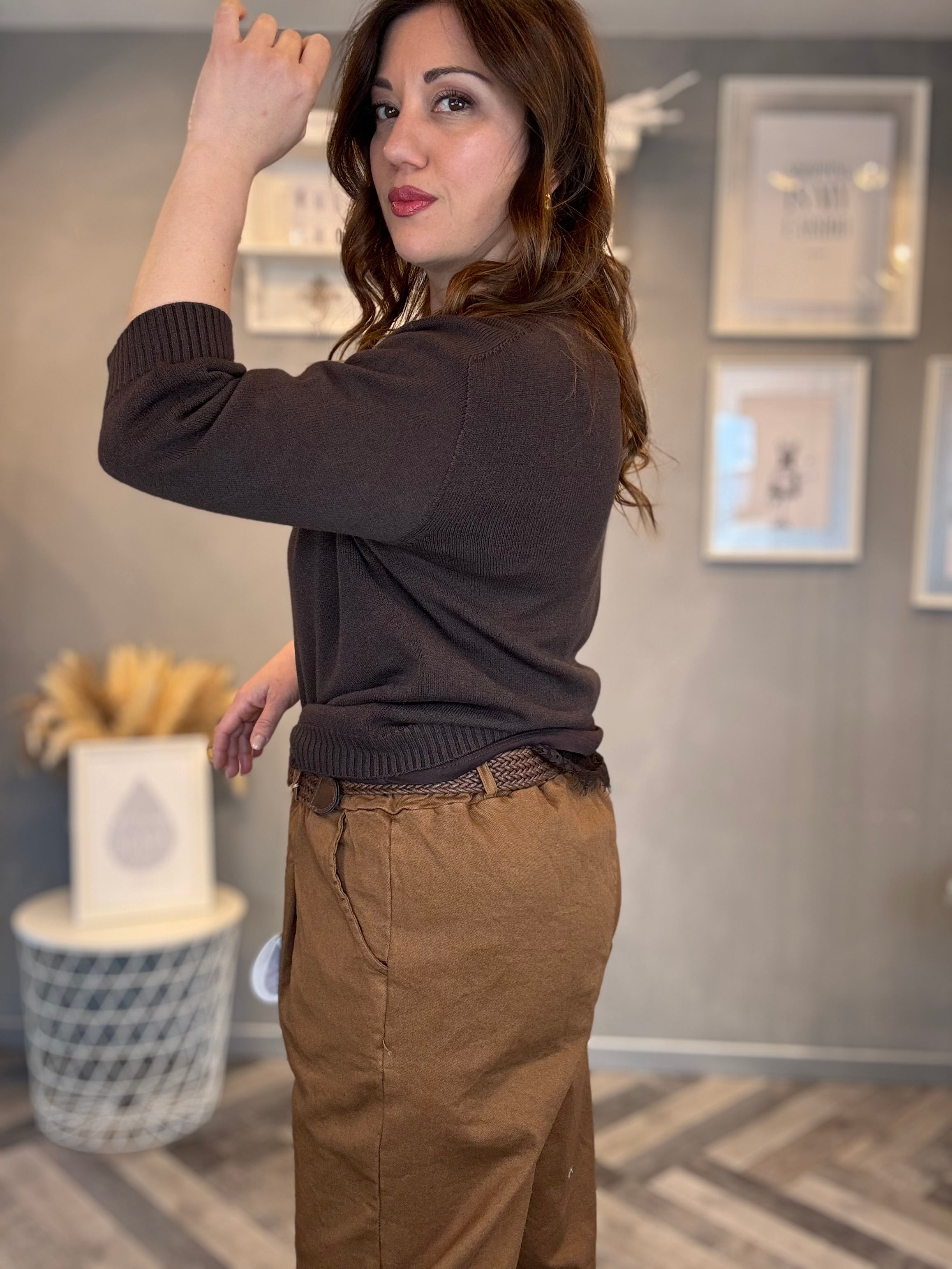 Pantalone carrot cioccolato con cintura