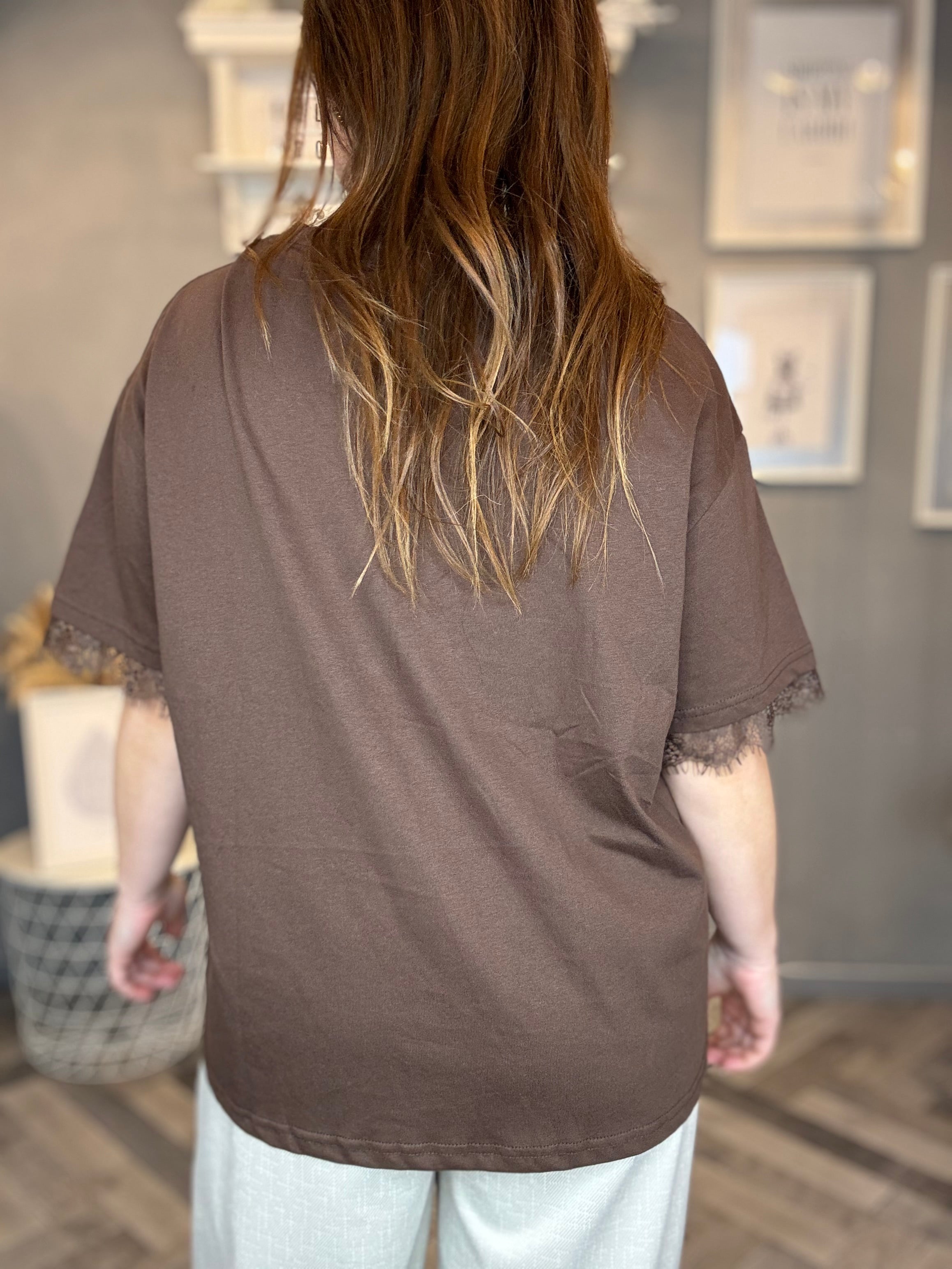 T-shirt over pizzo details cioccolato
