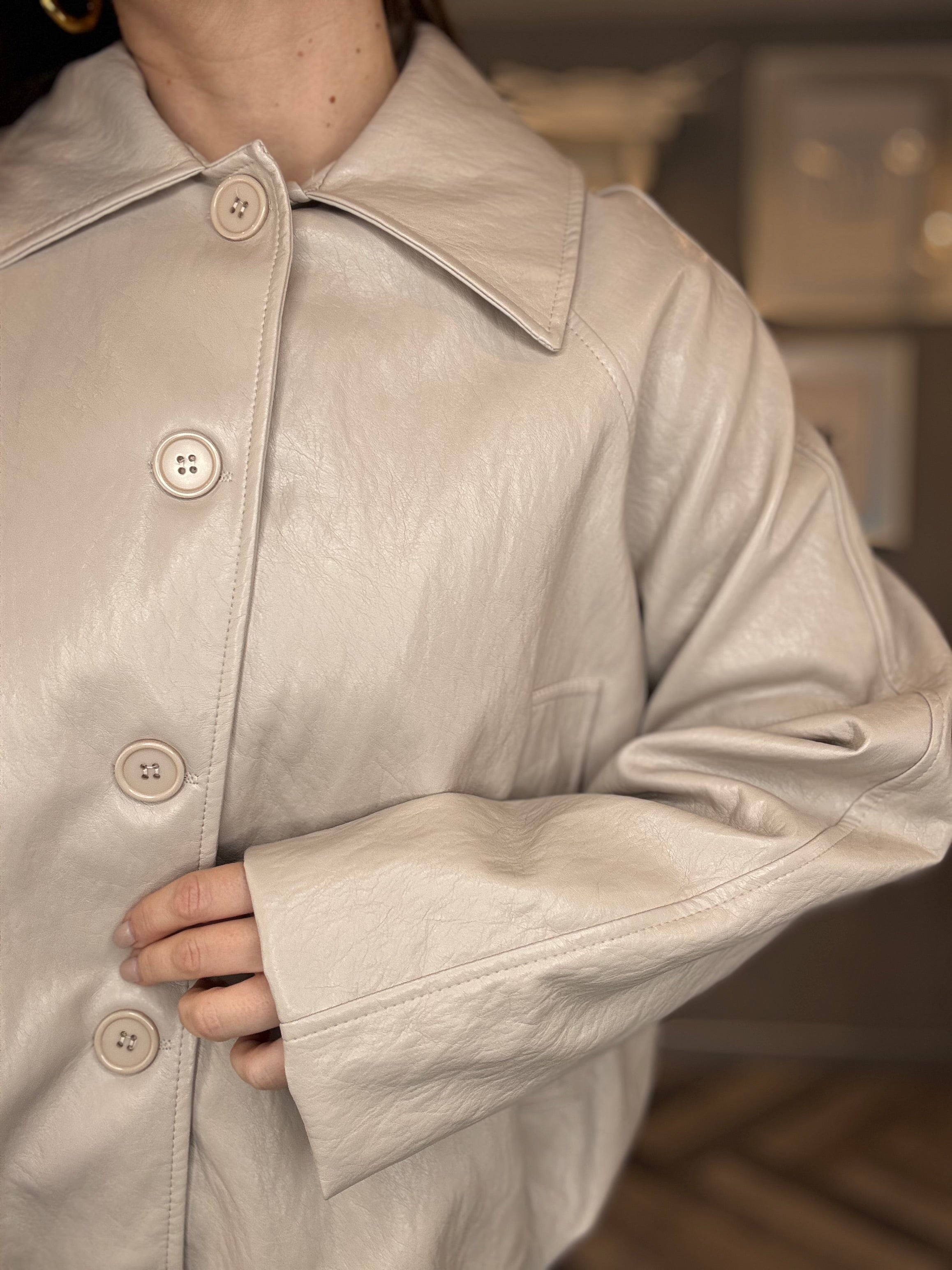 Giacca bomber in ecopelle beige