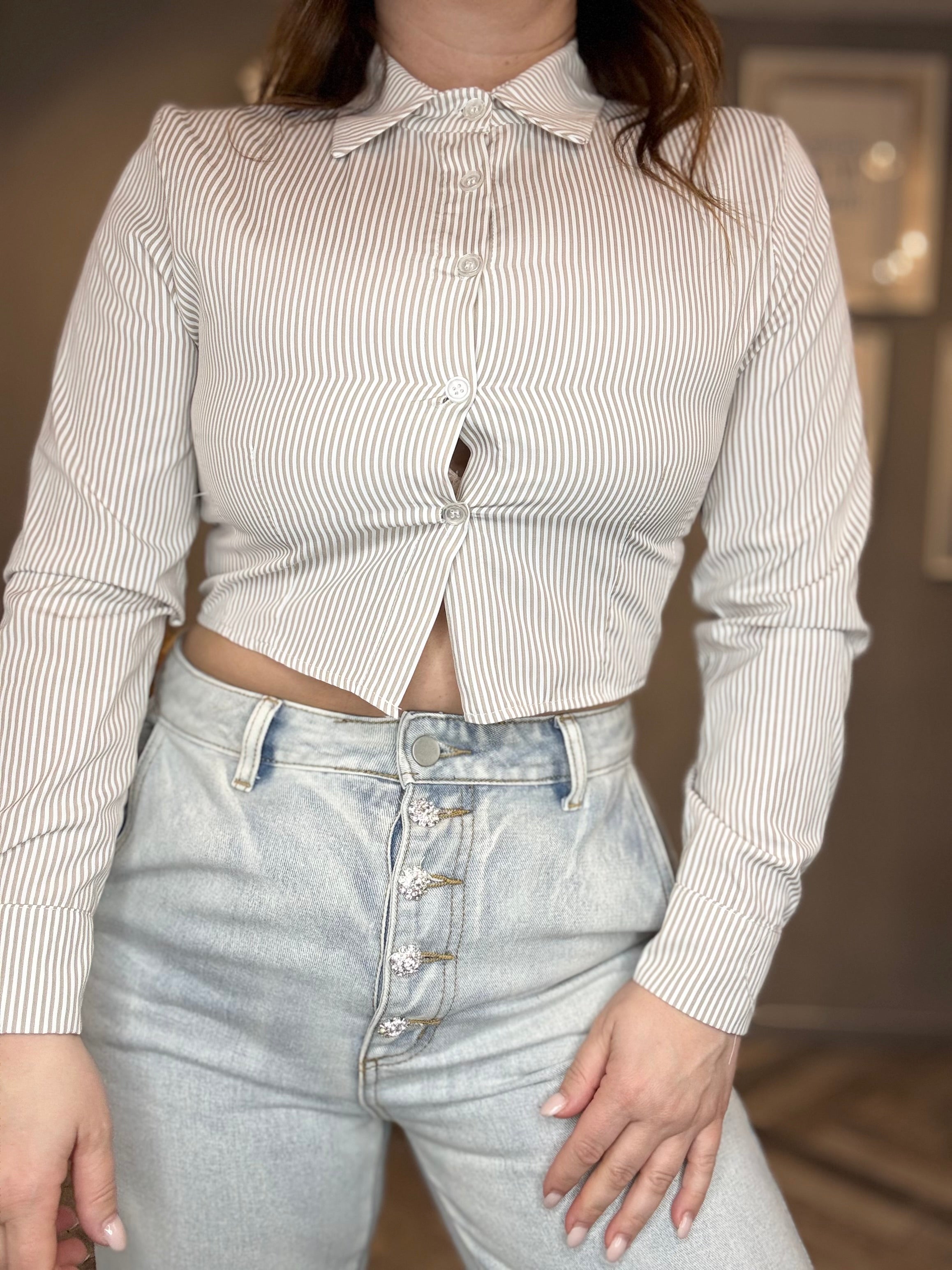 Camicia crop a righe beige