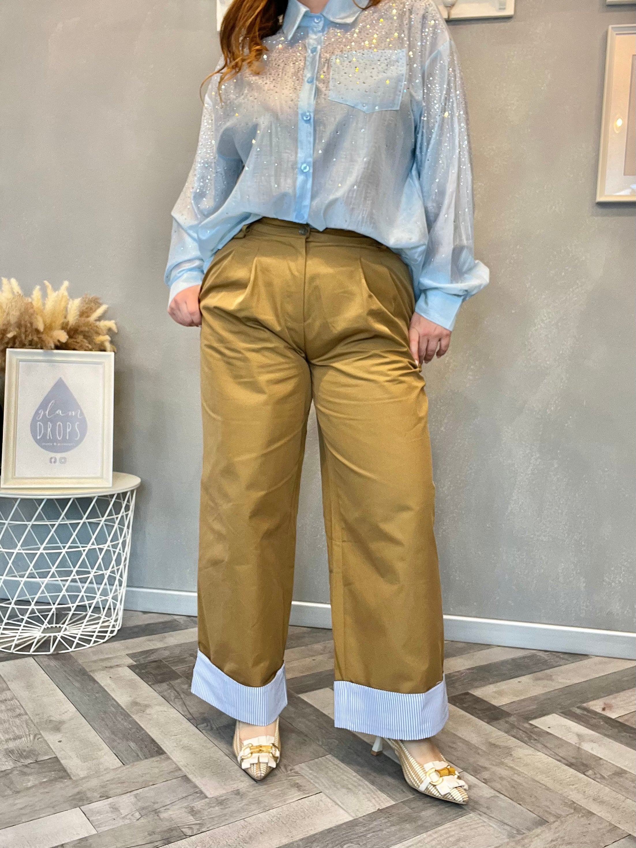 Pantalone wide leg con risvolto a righe