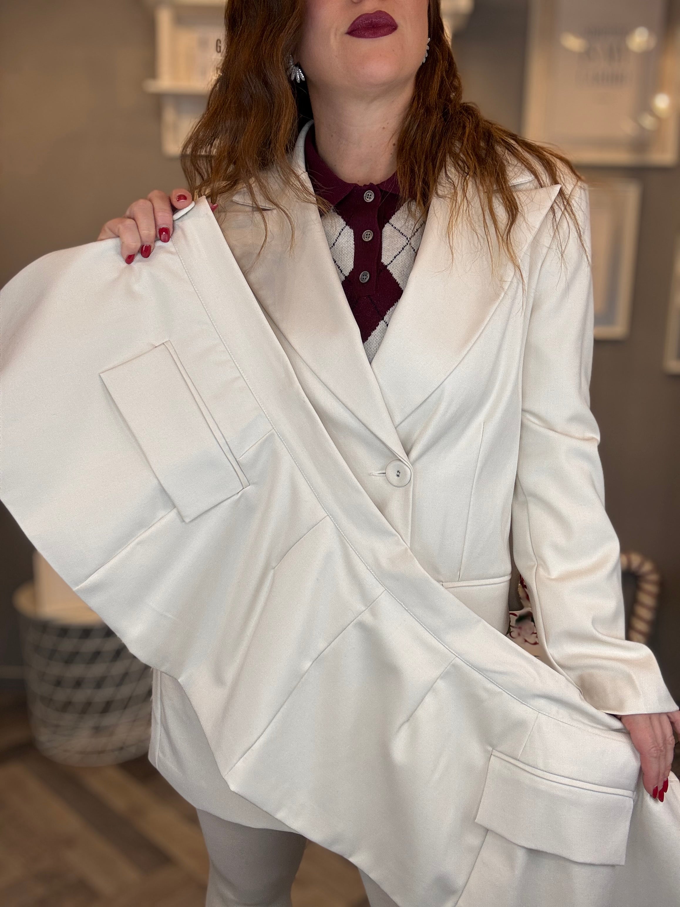 The Lulù blazer con gonnellino